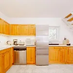 No 44 House Nora Вонярцвашхедь